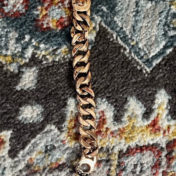 Marc By Marc Jacob’s turnlock bracelet - Picture 3 of 7